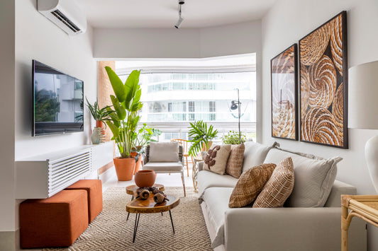 Paisagismo Indoor: O Toque Tropical da Blooms em um Apartamento na Praia